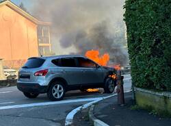incendio auto vedano olona