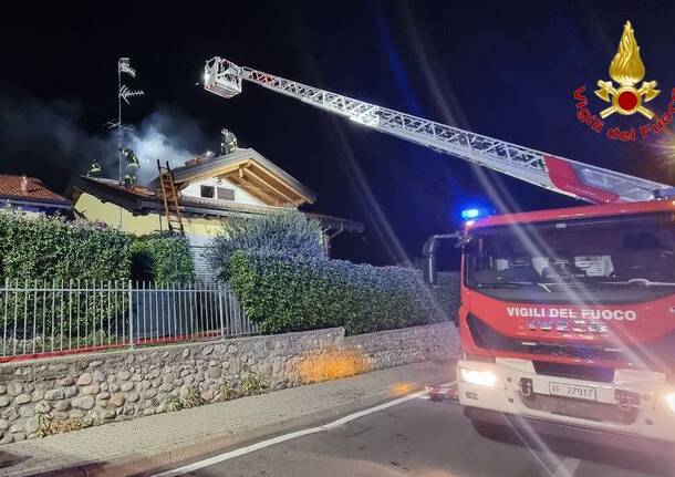 Incendio in un appartamento a Brunello