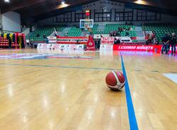 La sfida tra Legnano Basket e Saronno al PalaBorsani di Castellanza 