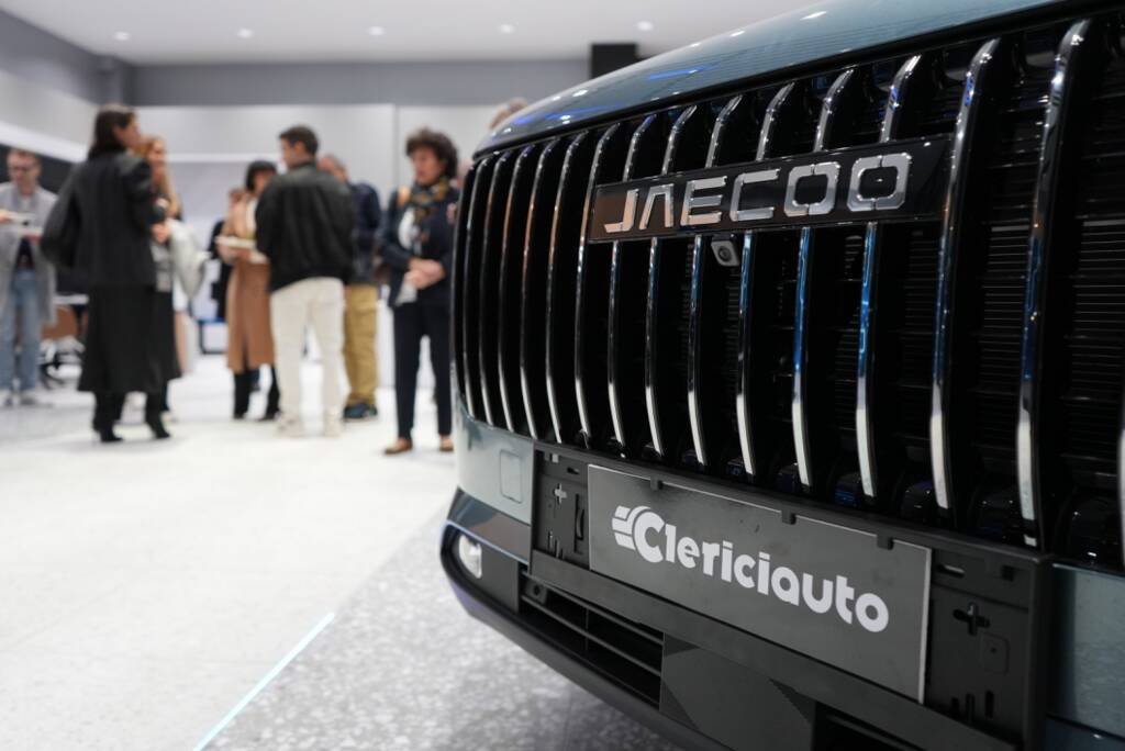 Tra robot e nuovi marchi Clerici Auto riapre a Varese