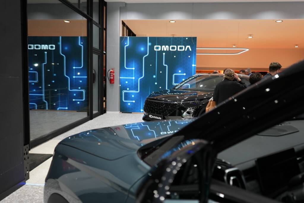 Tra robot e nuovi marchi Clerici Auto riapre a Varese