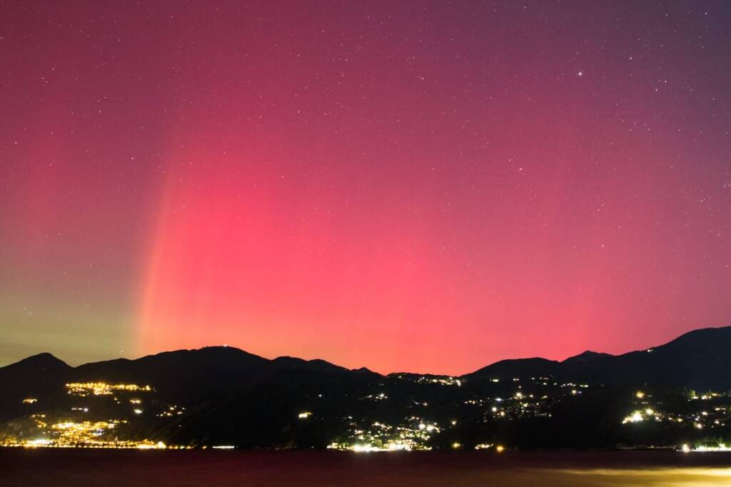 Valceresio - L'Aurora boreale - foto di Alessandro Merga e Maurizio Bosetti