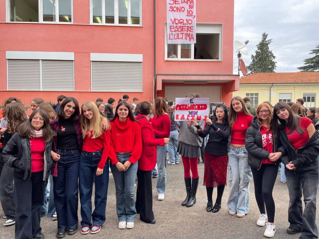 25 novembre liceo cairoli