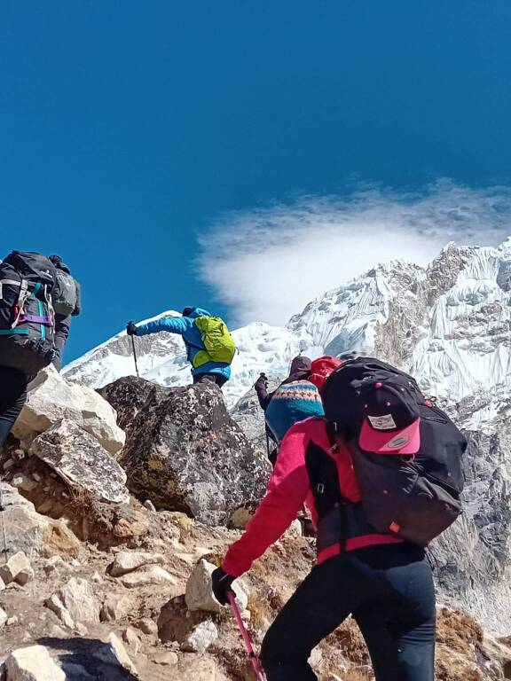 Cena Nepalese a Casciago per il Nepal: solidarietà e racconti dall’Himalaya