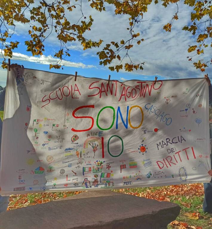 Le scuole dell'Istituto Comprensivo Campo dei Fiori marciano per i diritti