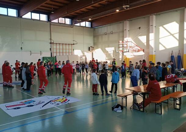 Esploratori in azione con il Comitato della Croce Rossa del Medio Verbano