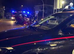 Auto ribaltata a Gavirate, due feriti