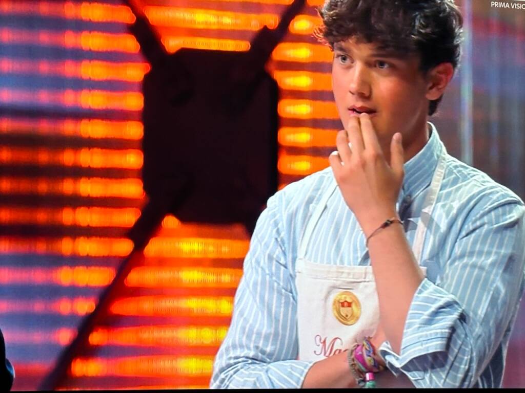 Grembiule grigio per Ludovico di busto, tra bruscitt e asparagi di Cantello