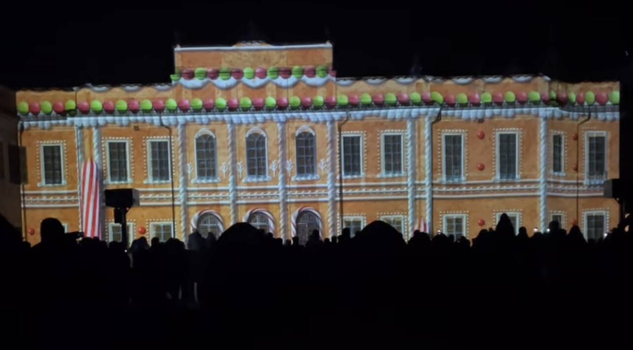 L'accensione delle luci ai Giardini Estensi