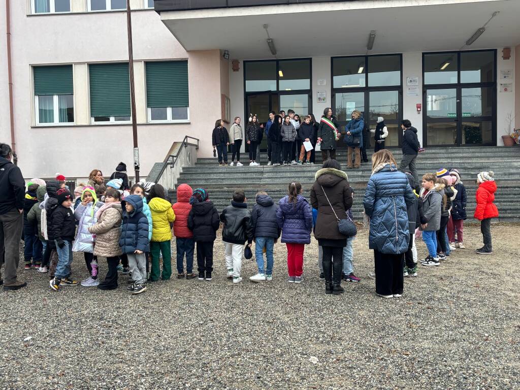 La marcia per la pace ad Angera 