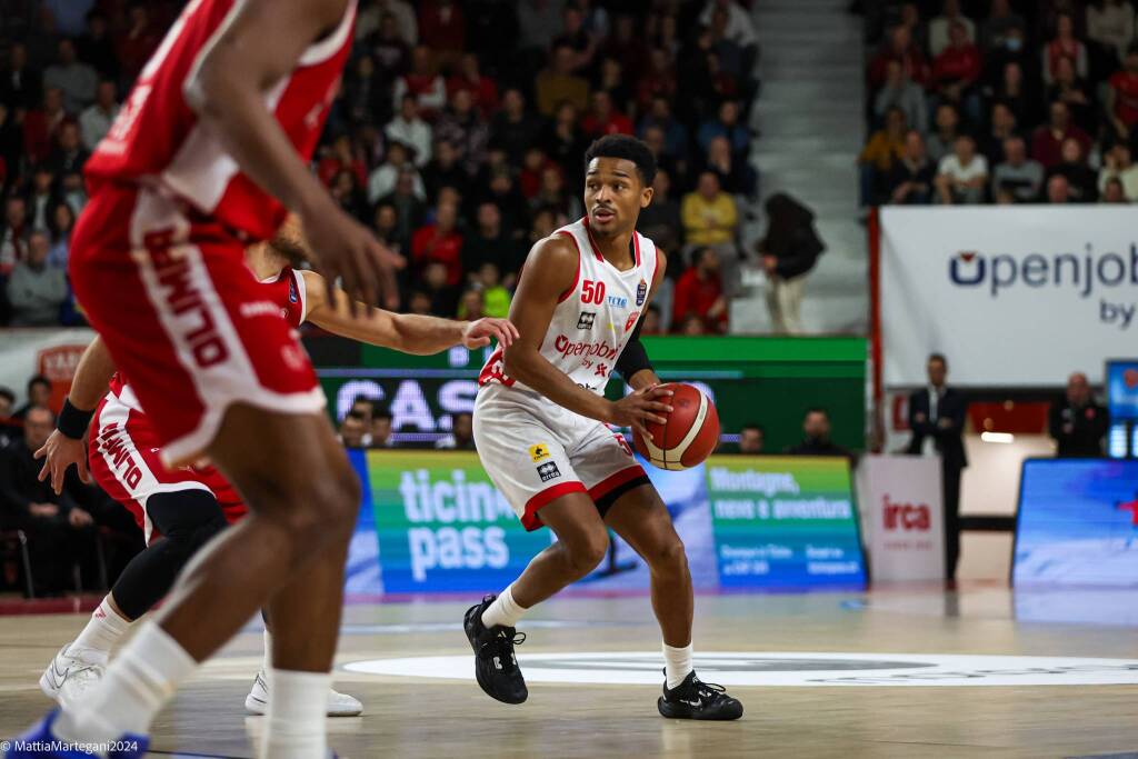 Openjobmetis Varese – EA7 Armani Milano: le foto della partita