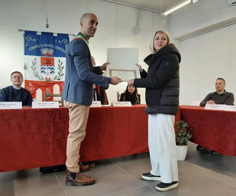 Porto Ceresio - Consegnati il Cigno d'oro 2024 e le borse di studio