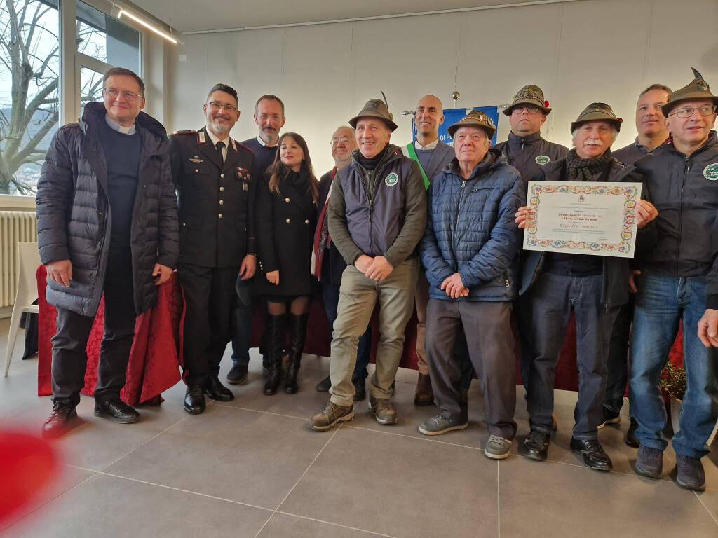 Porto Ceresio - Consegnati il Cigno d'oro 2024 e le borse di studio