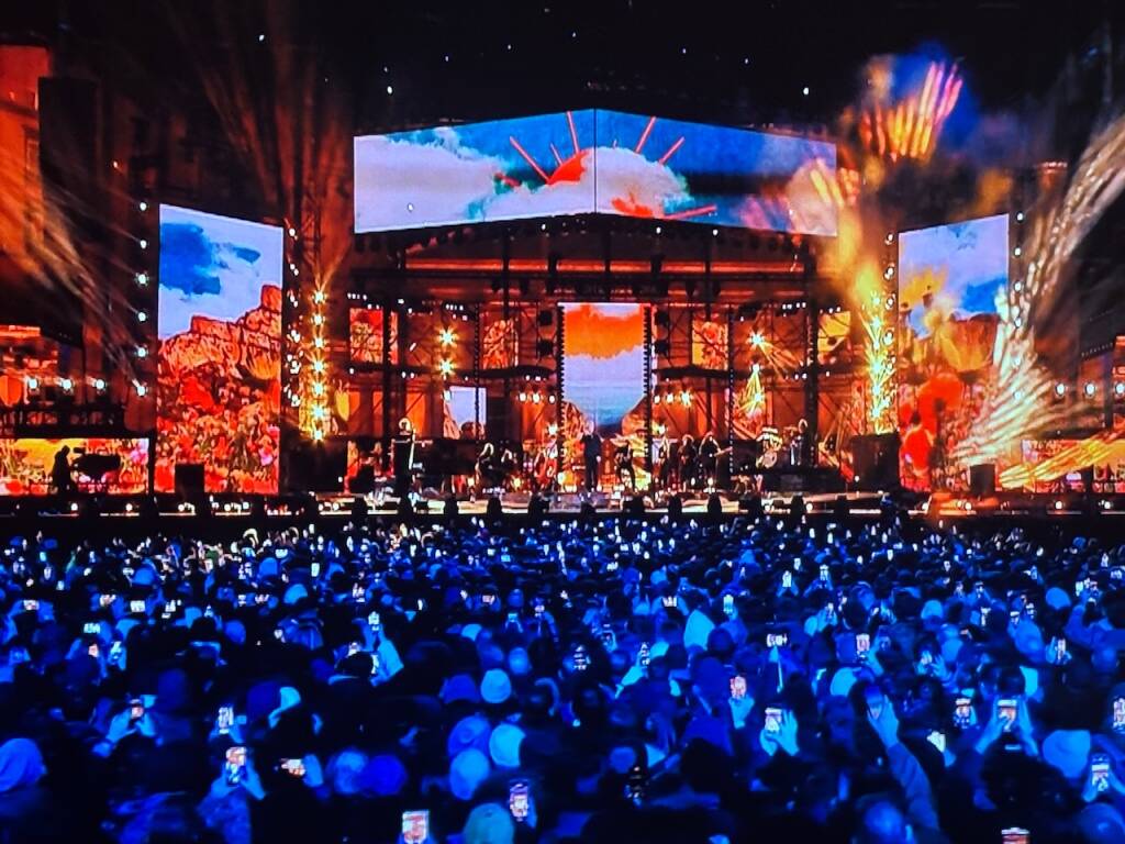 robbie williams superospite alla finale di xfactor