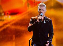 robbie williams superospite alla finale di xfactor