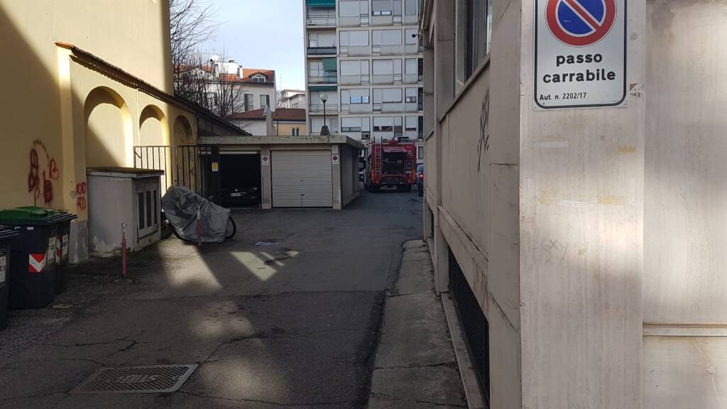 Evacuato stabile in via Rainoldi a Varese per incendio