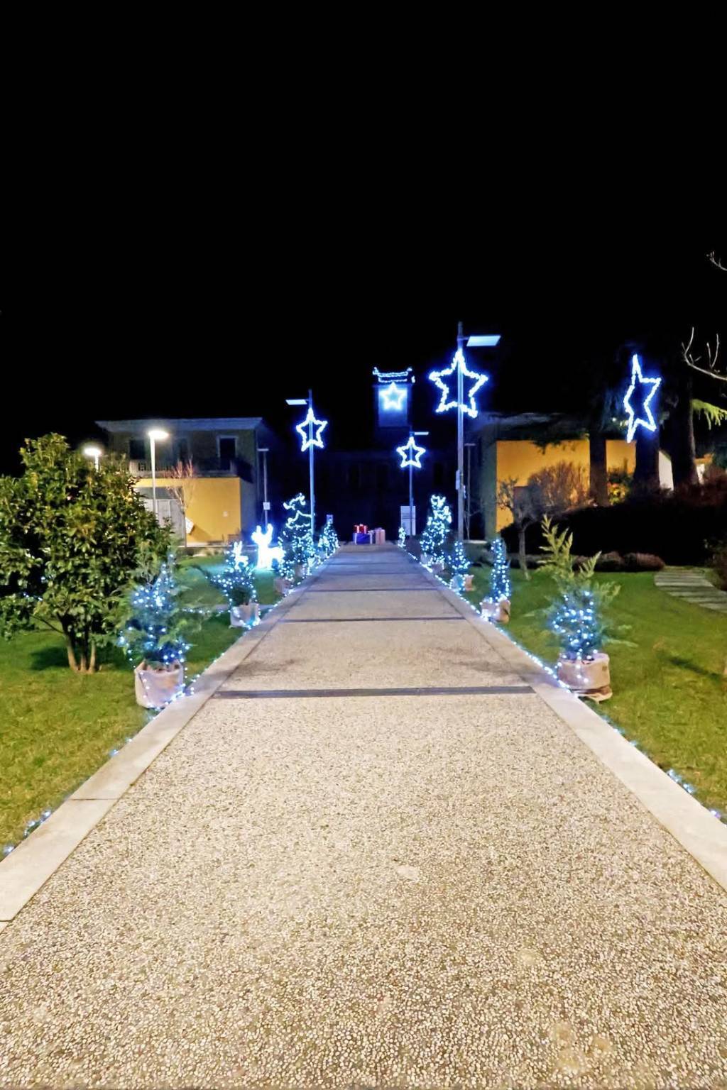 Decorazioni natalizie a Caronno Varesino