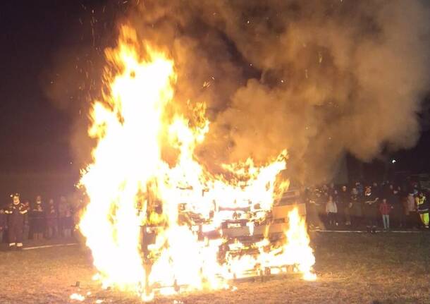 falò befana casciago 2025