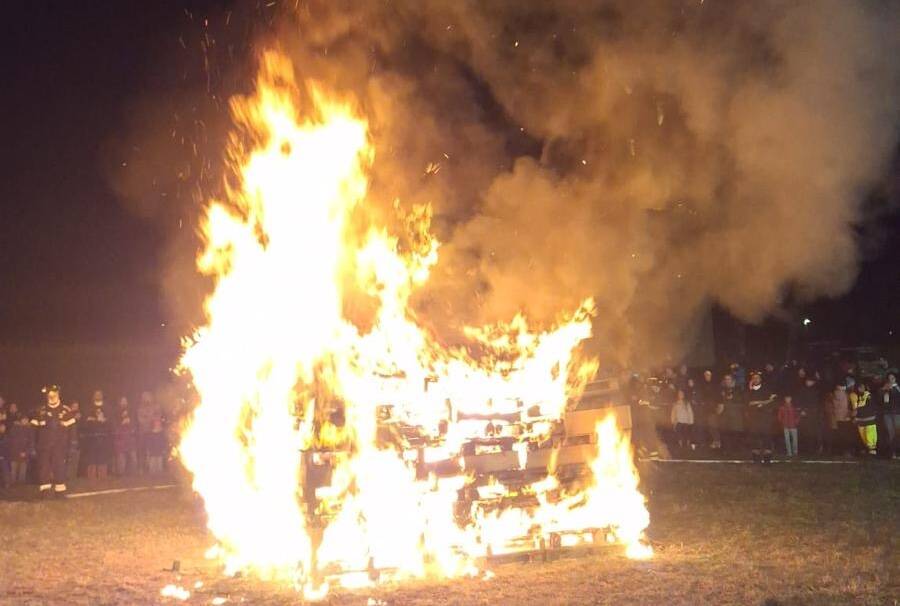 falò befana casciago 2025