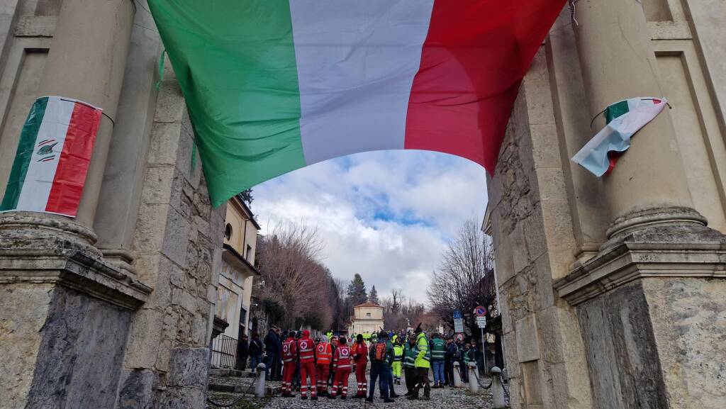 Sacrificio di Nikolajewka, domenica di ricordi e memoria per gli alpini al Sacro Monte di Varese