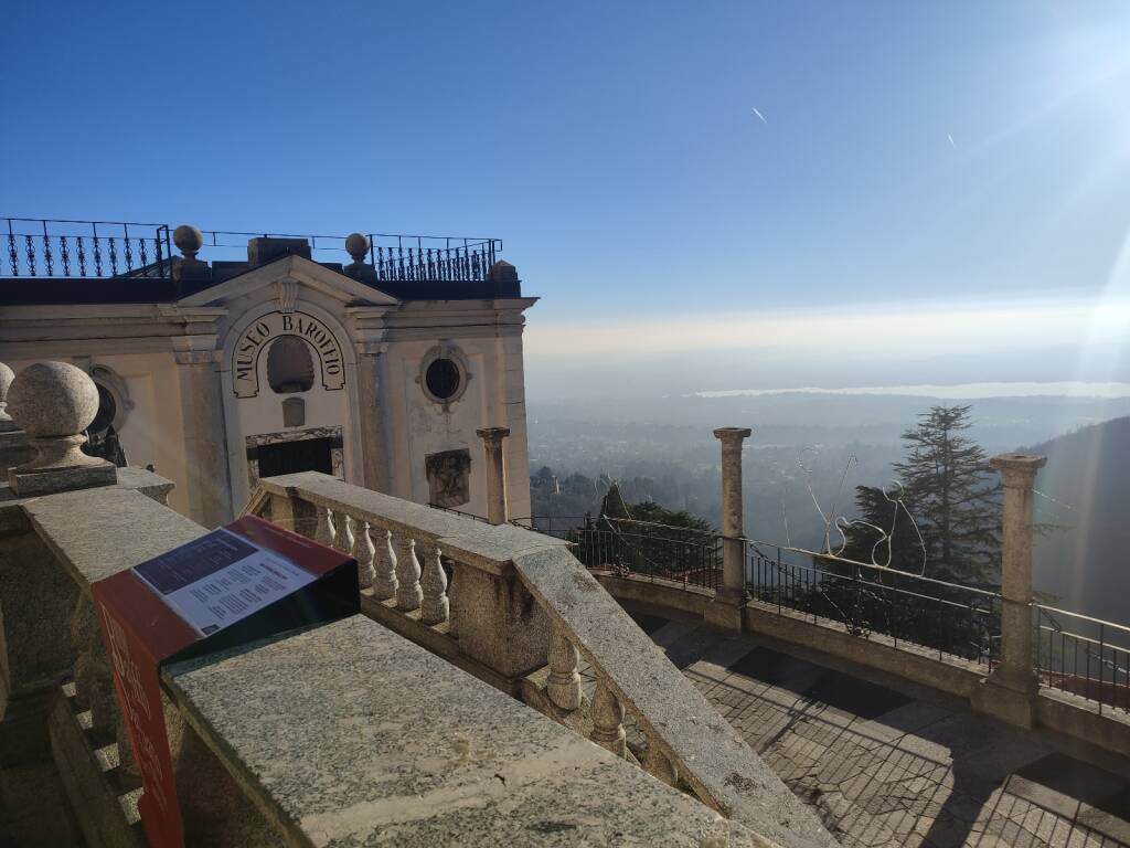 Sacro Monte con il sole all'Ultimo dell'Anno
