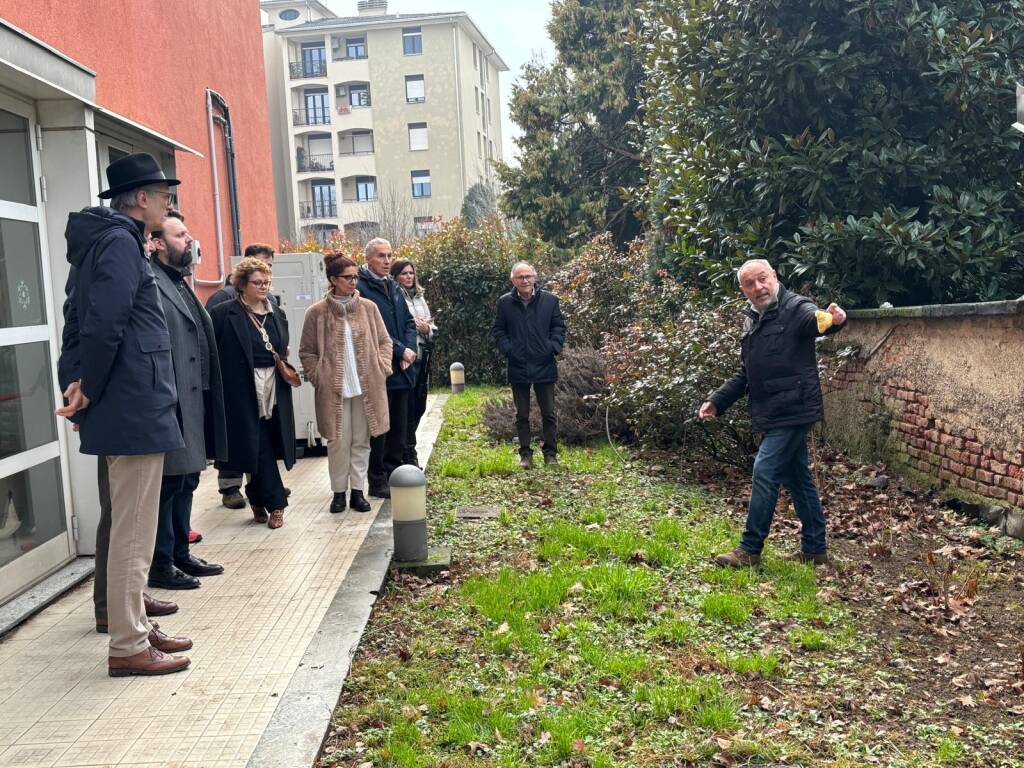 Saronno - Nuove piante al centro diurno disabili