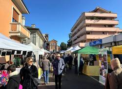 Candelora: via Dante e Piazza SS. Redentore gremite di curiosi