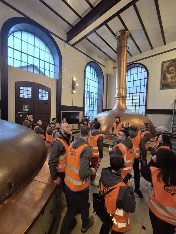 La Finazzi Serramenti compie 44 anni e festeggia con una giornata di team building al Birrificio Poretti