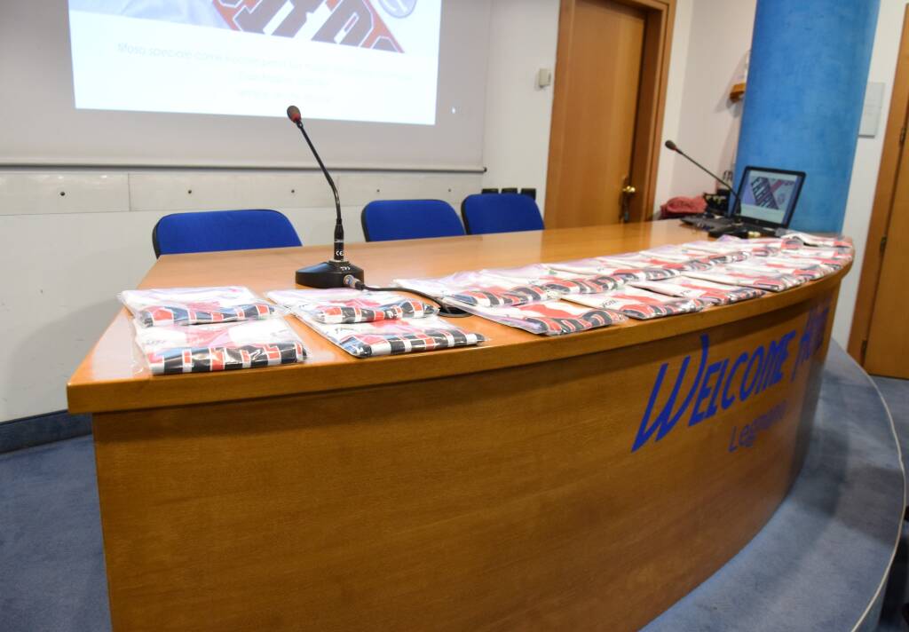 La maglia dedicata a “Fabbro”, tifoso del Legnano calcio. Foto by Antonio Emanuele
