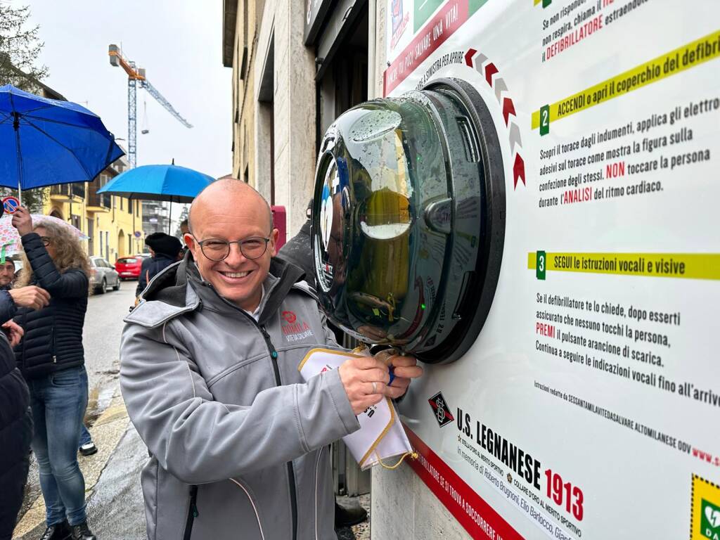 Nuovo defibrillatore a Legnano - Via Quadrio, 22