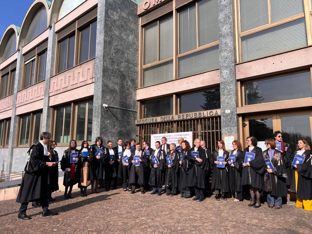 protesta riforma giustizia tribunale procura busto arsizio