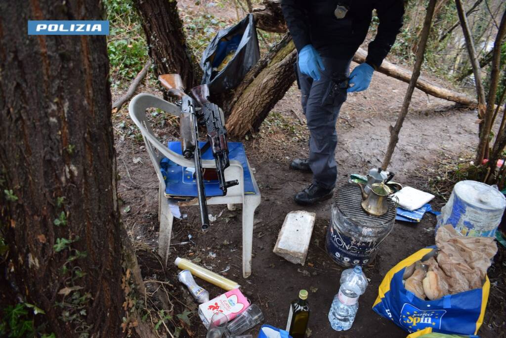 spacciatori Kalashnikov malnate vedano olona