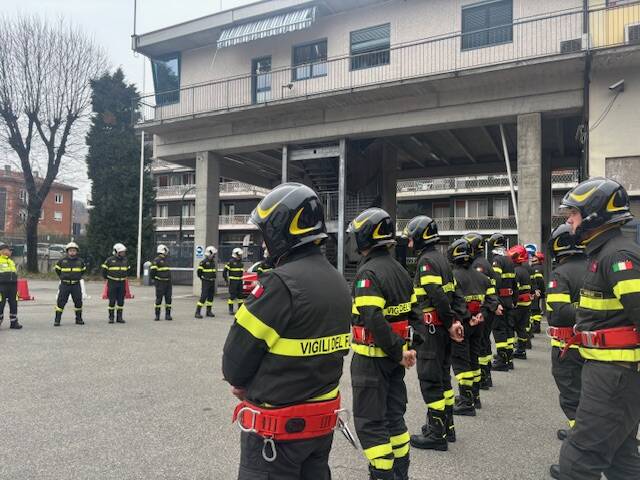 Visita sottosegretario Prisco alla caserma dei vigili del fuoco