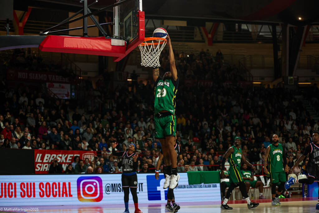 Gli Harlem Globetrotter incantano Varese
