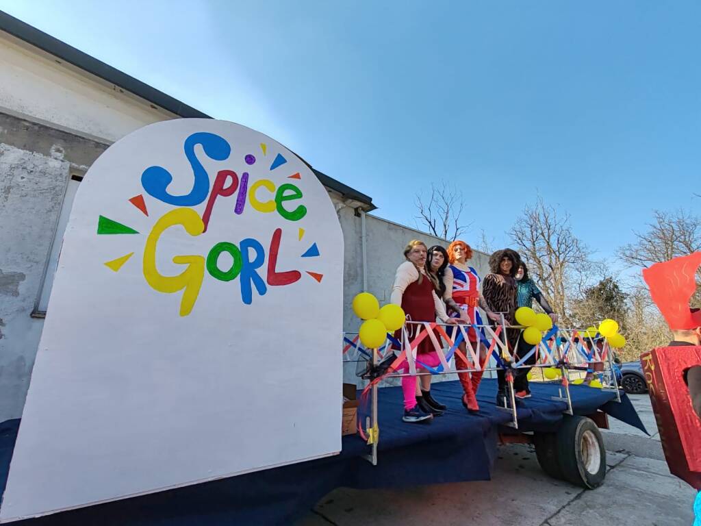 Il carnevale di Gorla Minore pensa alle donne della storia