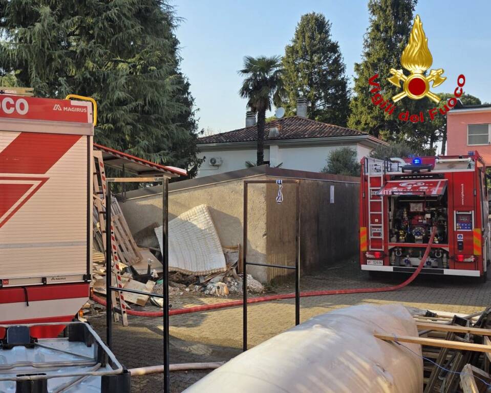 incendio azienda gorla minore