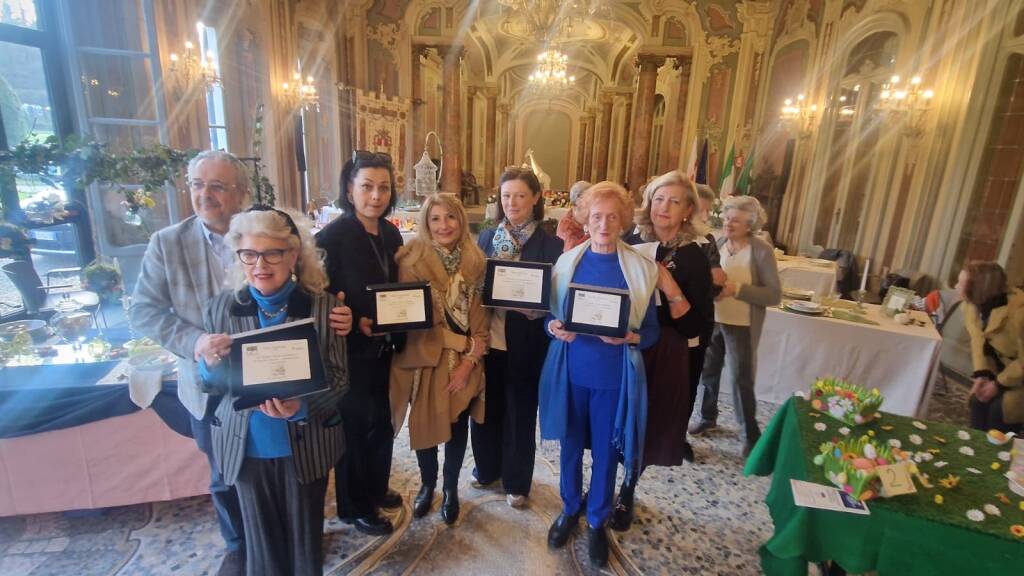 Le vincitrici del contest di Varese Alzheimer per la più bella tavola