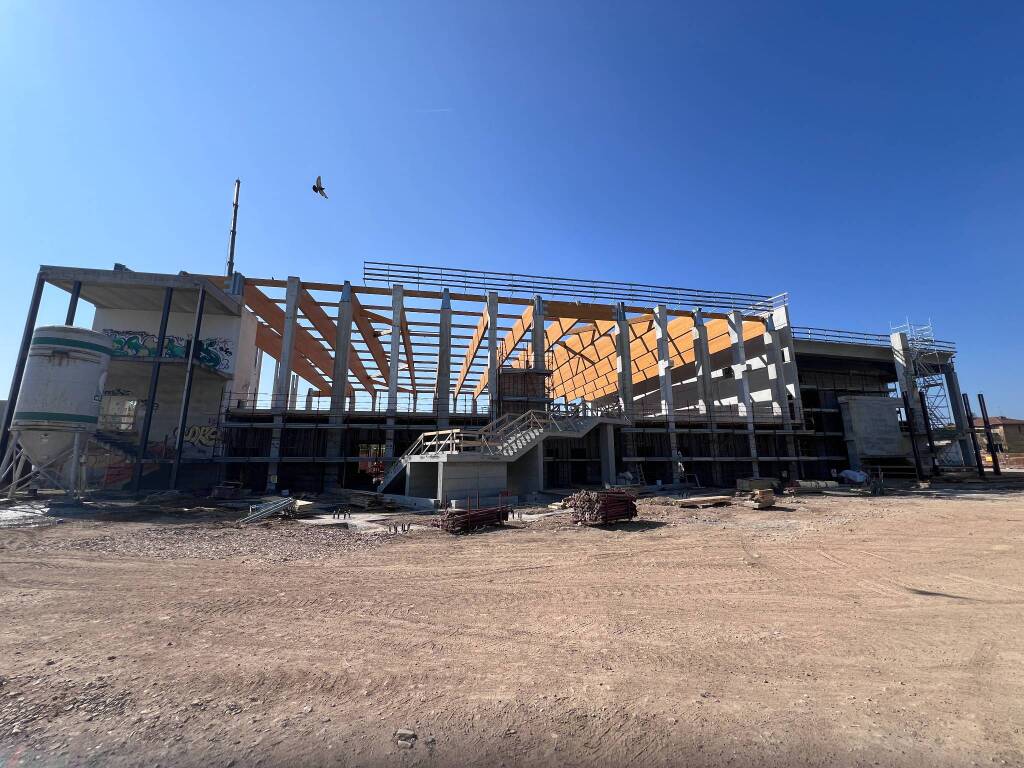 cantiere palaginnastica busto arsizio aprile 2025