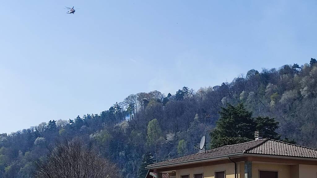 Incendio sul monte Monarco Induno olona