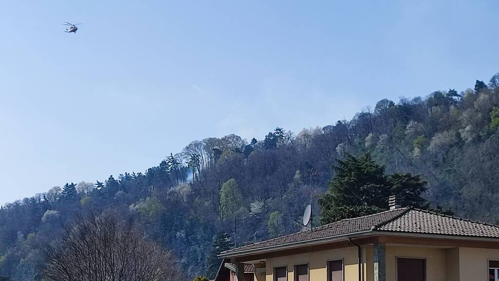 Incendio sul monte Monarco Induno olona