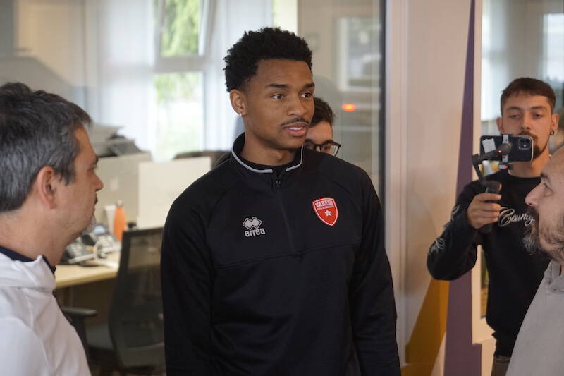 Jaylen Hands in visita a VareseNews