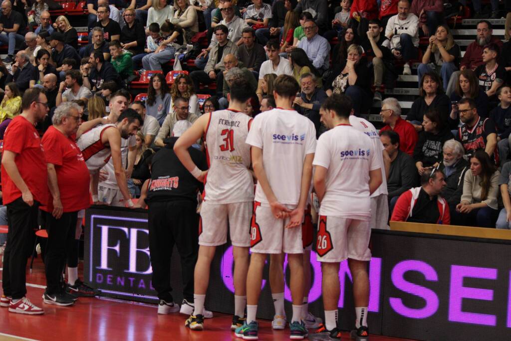 La sfida tra Legnano Basket e Costa Imola - Foto di Alessandro Bernasconi