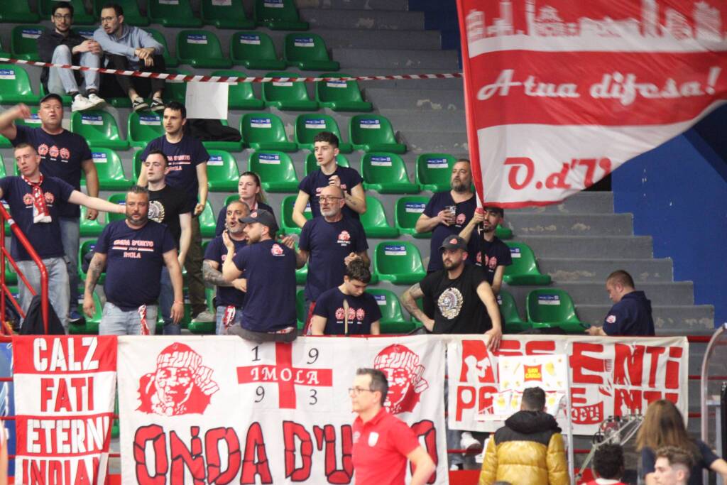 La sfida tra Legnano Basket e Costa Imola - Foto di Alessandro Bernasconi