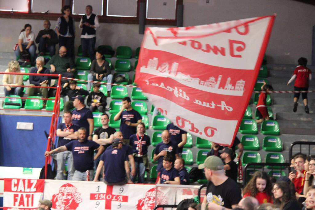 La sfida tra Legnano Basket e Costa Imola - Foto di Alessandro Bernasconi