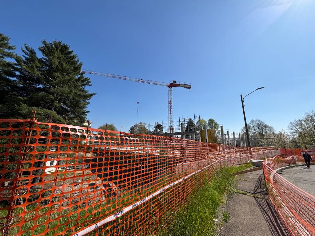 Nel cantiere del poli didattico - sportivo di San Fermo