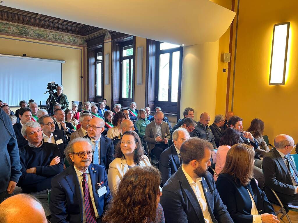 Sala consigliare Gazzada a Maroni 