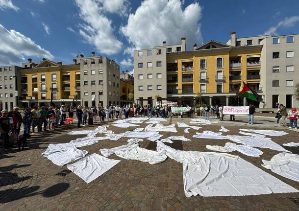 A Malnate decine di lenzuoli bianchi per Gaza