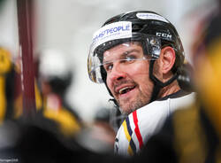 La straordinaria partita d\'addio all\'hockey di Edoardo Raimondi