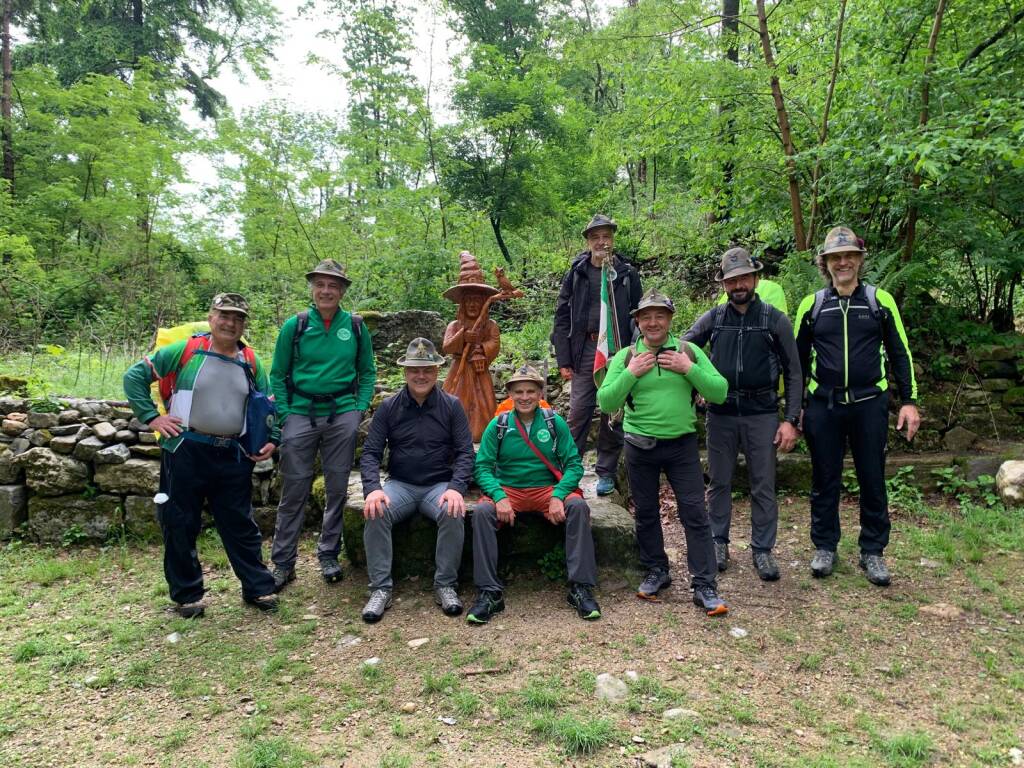 Partono gli alpini di Brinzio per la grande adunata di Biella