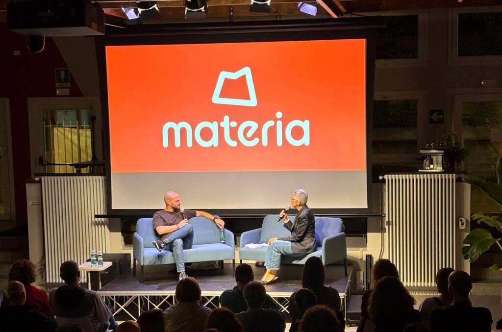 Svaresando a Materia